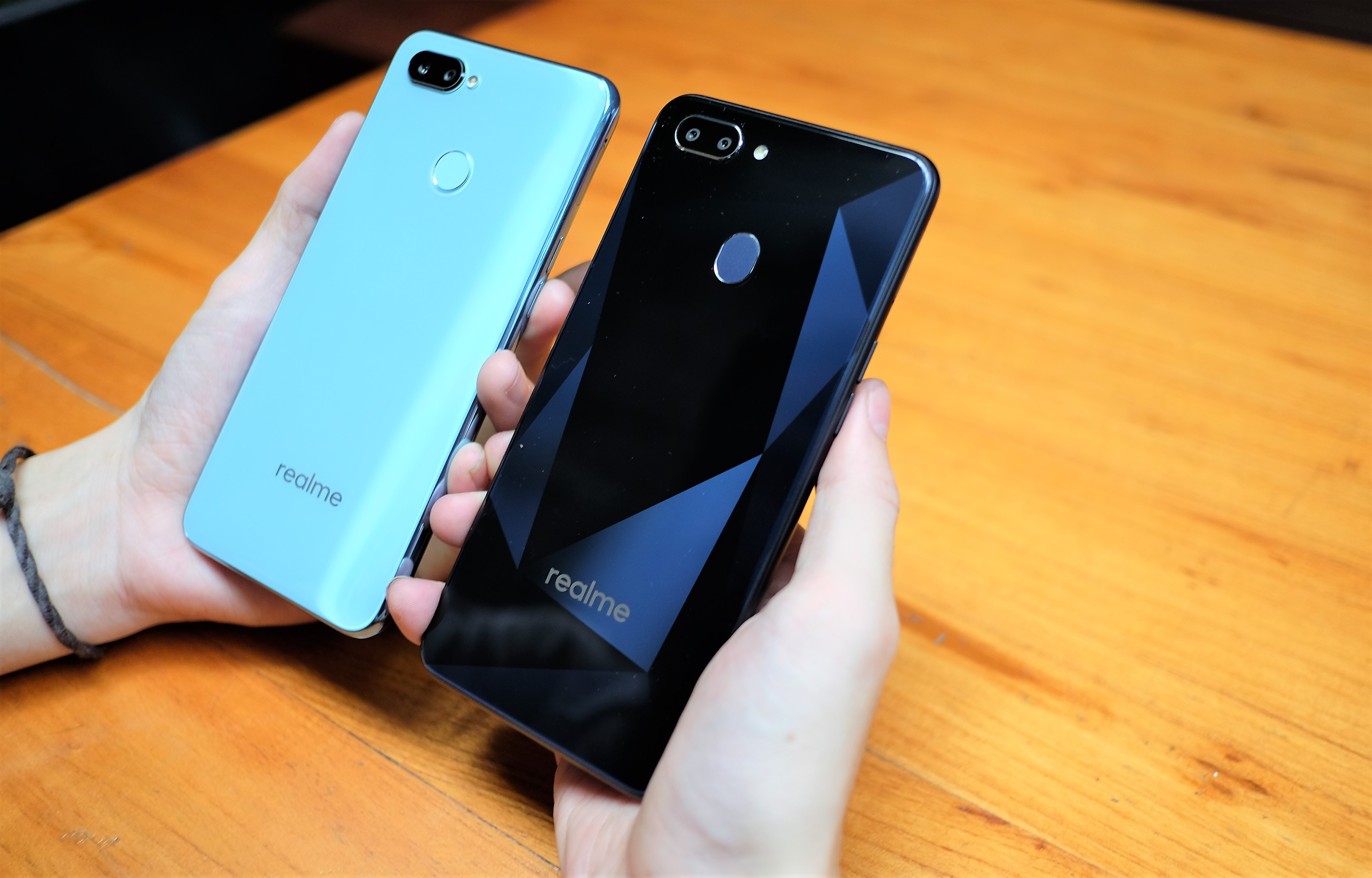 Mo hop Realme 2 Pro anh 3