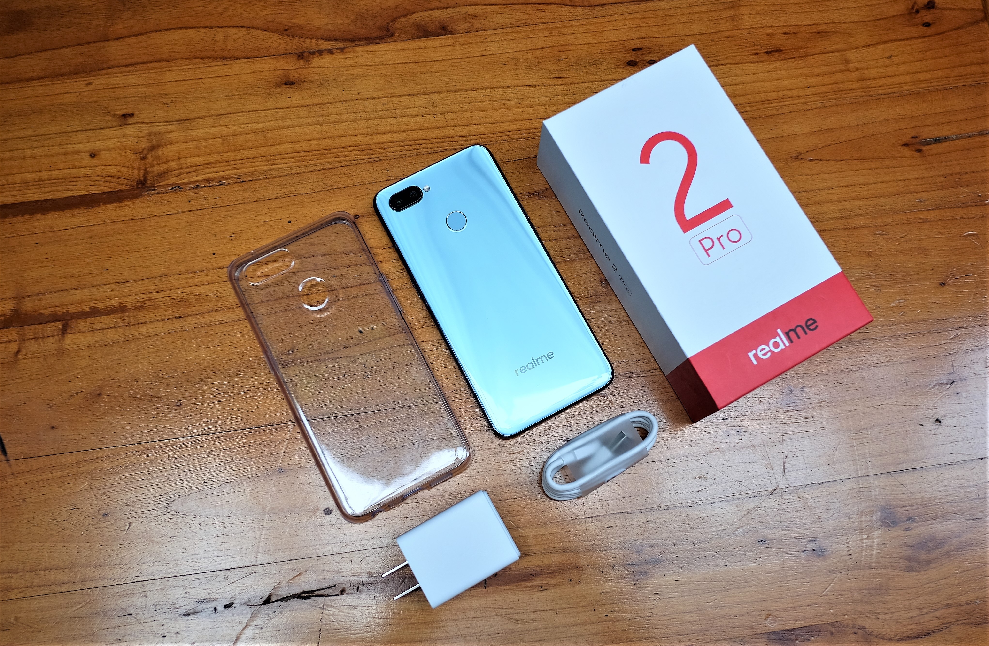 Mo hop Realme 2 Pro anh 2