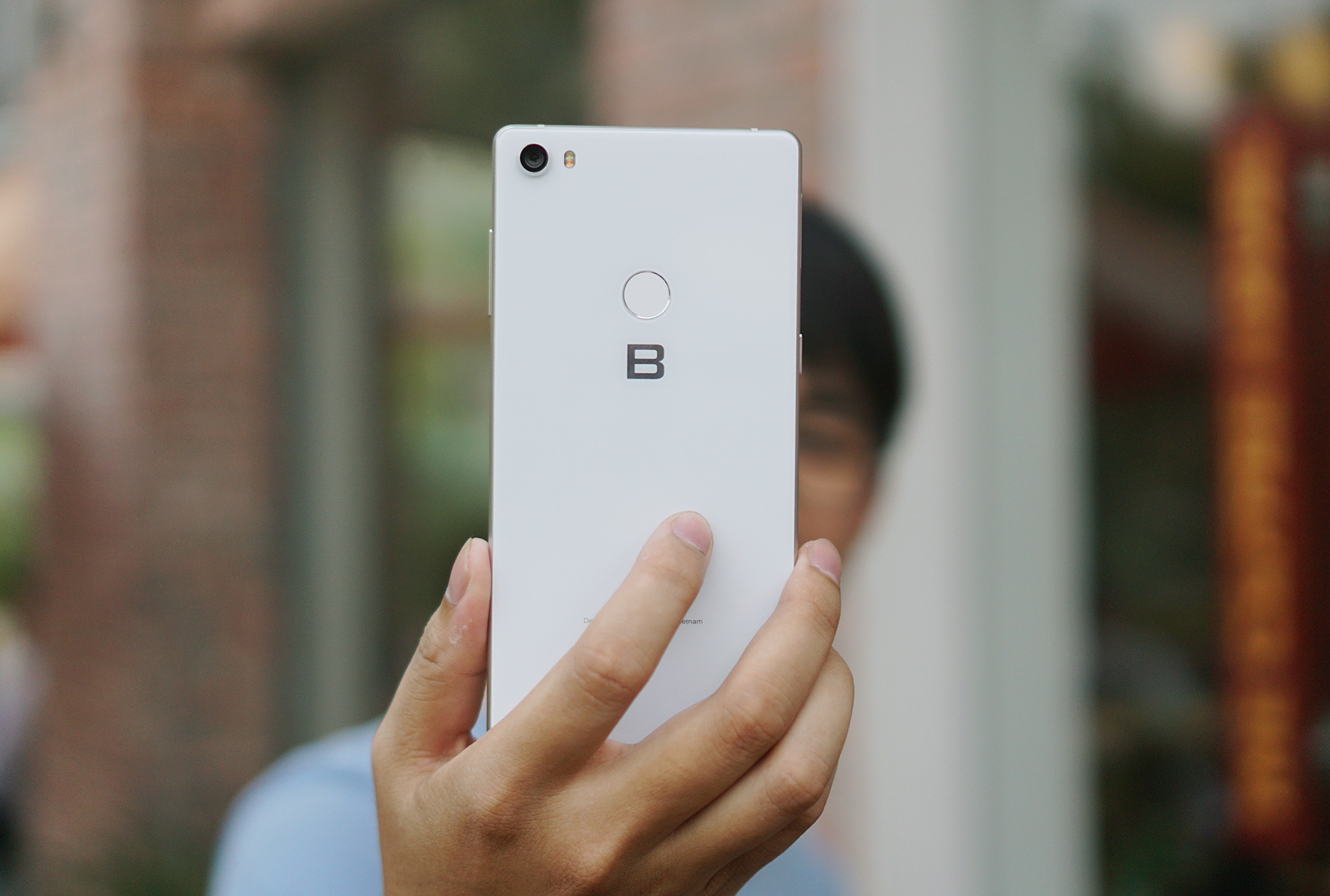 Bphone 3 se gap nhung doi thu nao trong phan khuc? hinh anh