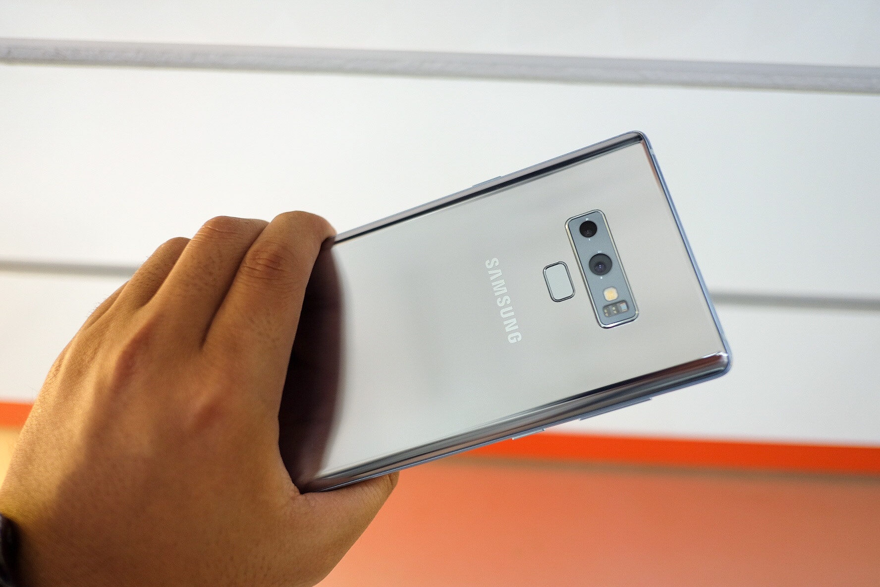 Galaxy Note 9 mau bac anh 10