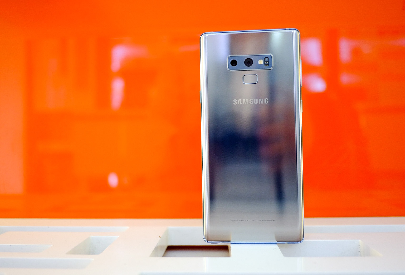 Galaxy Note 9 mau bac anh 1