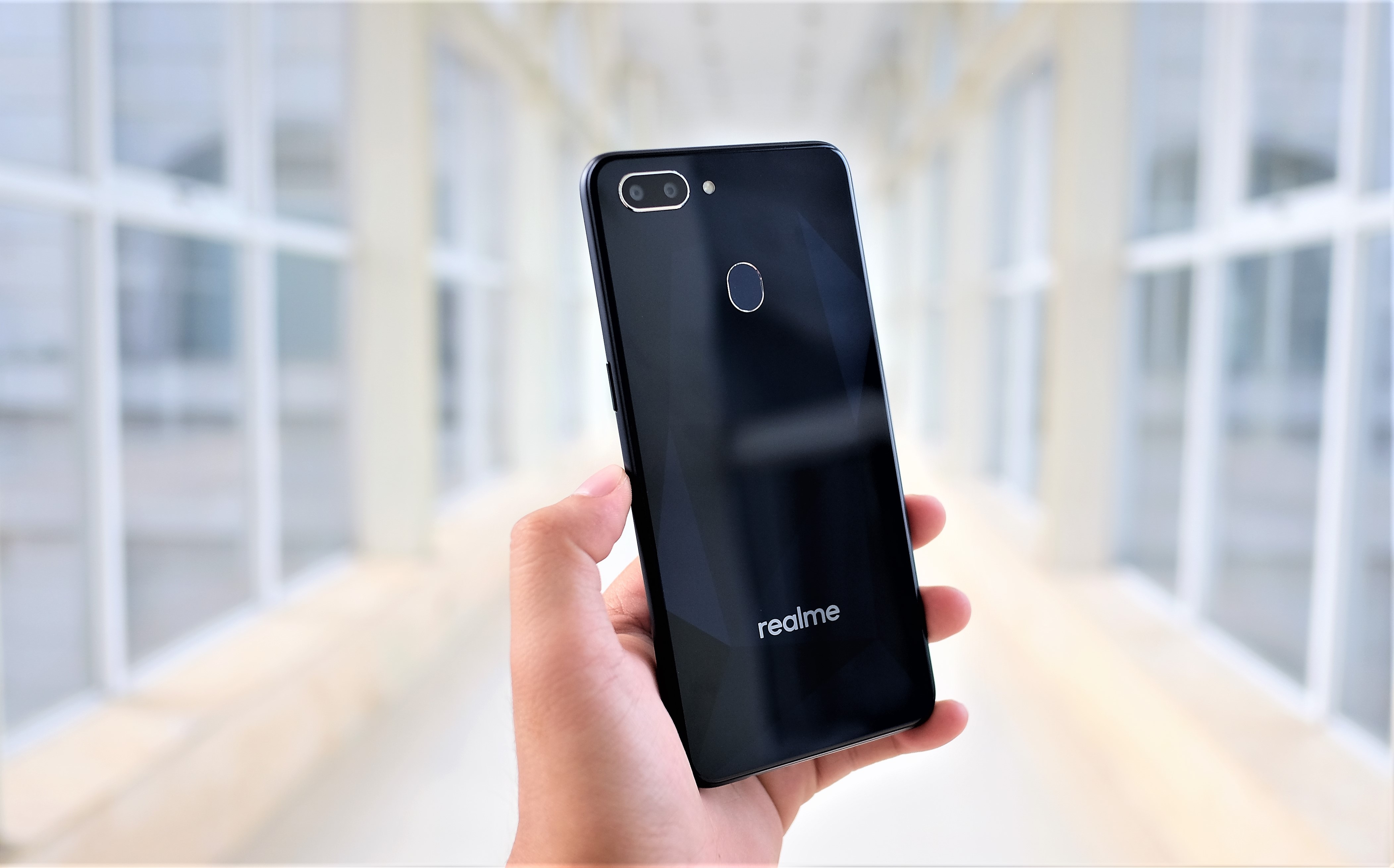 Realme 2 va 2 Pro ra mat anh 2