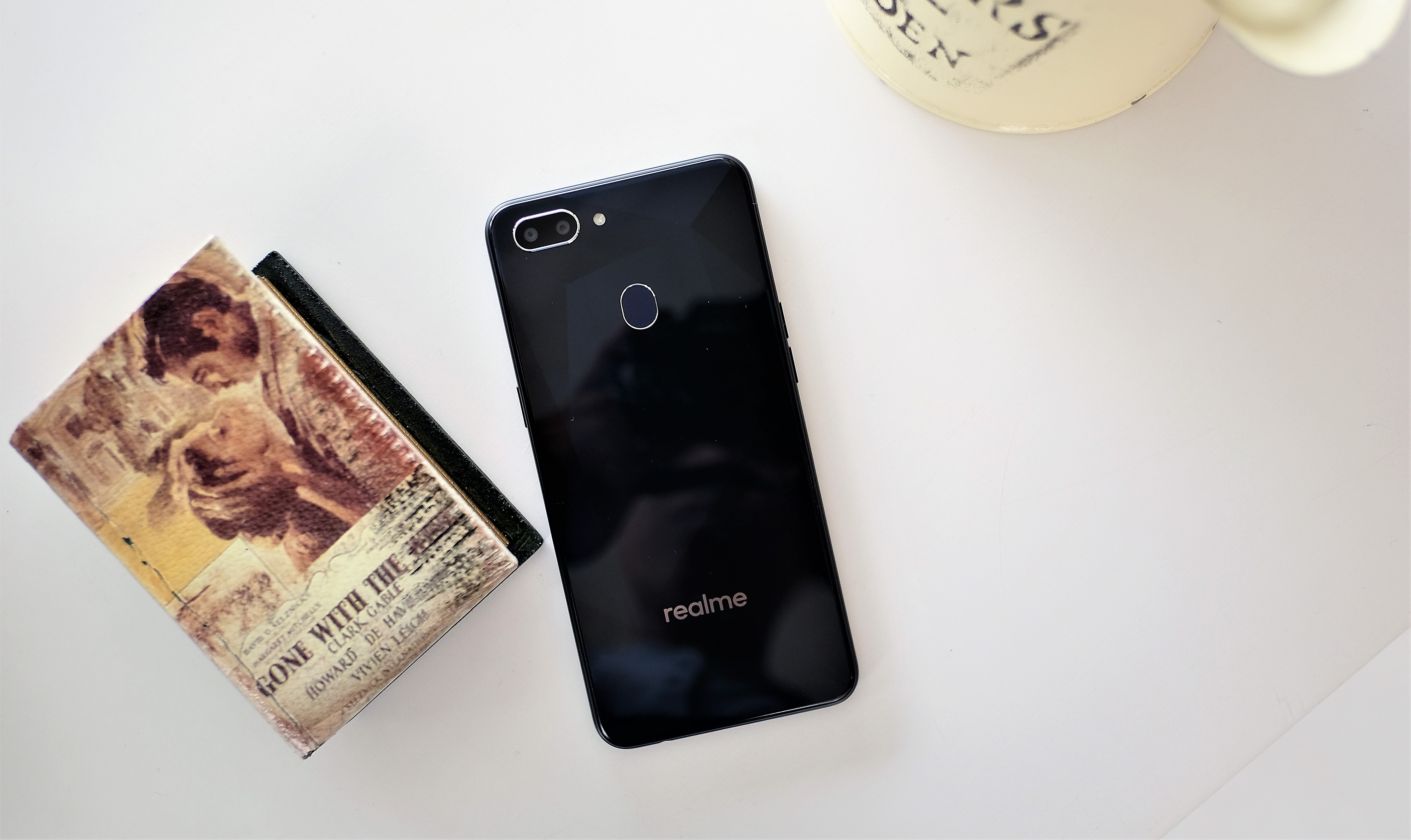 Realme 2 va 2 Pro ra mat anh 8