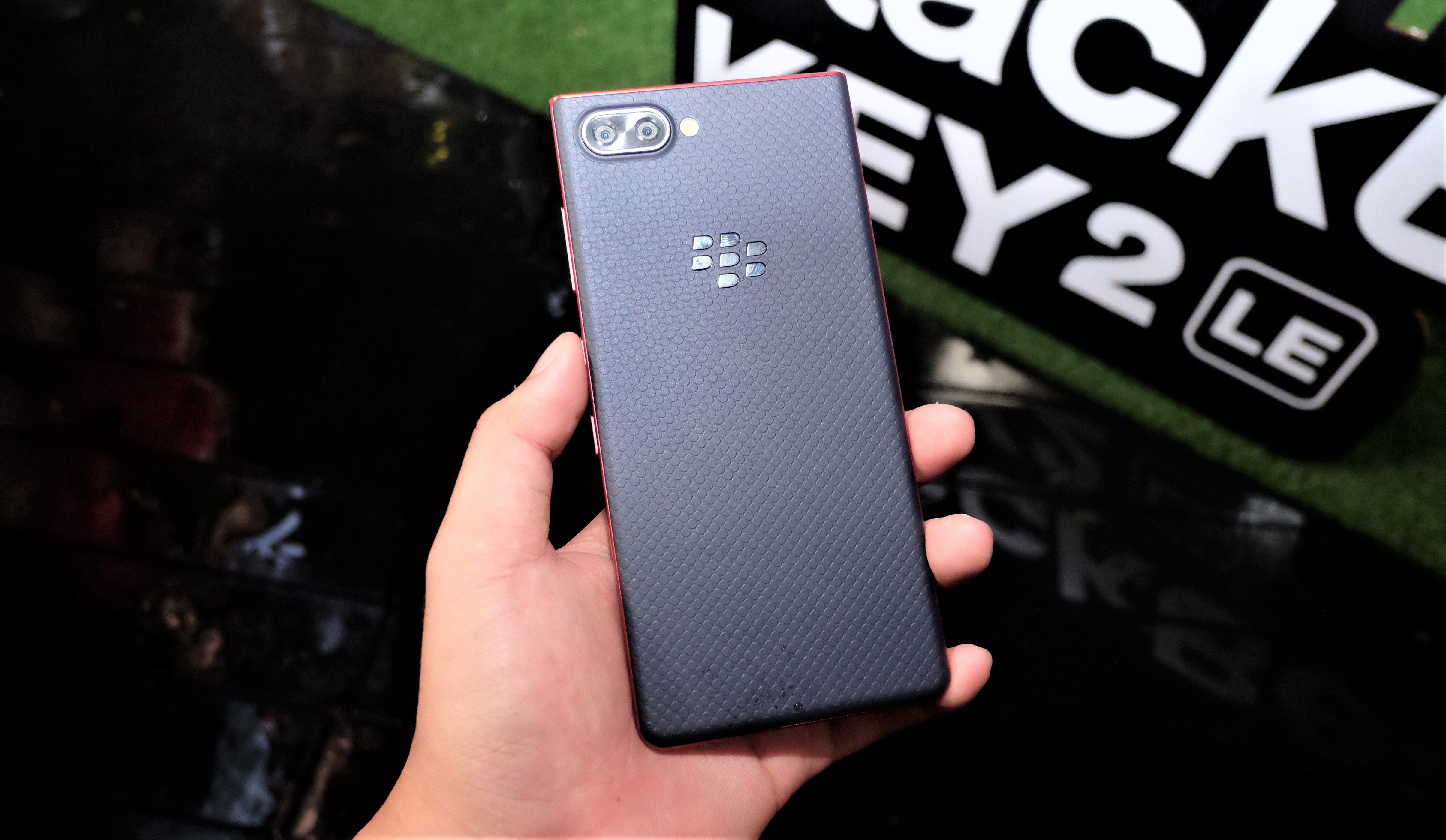BlackBerry ra mat KEY2 LE tai VN, gia 11,8 trieu dong hinh anh