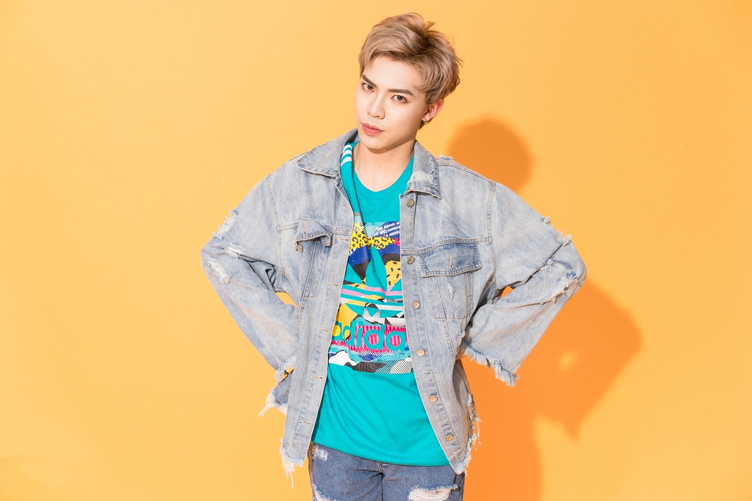 mat khuat nghe quan ly ca si anh 1