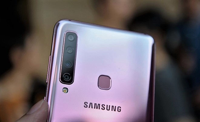 Loat smartphone co nhieu camera nhat hien nay hinh anh