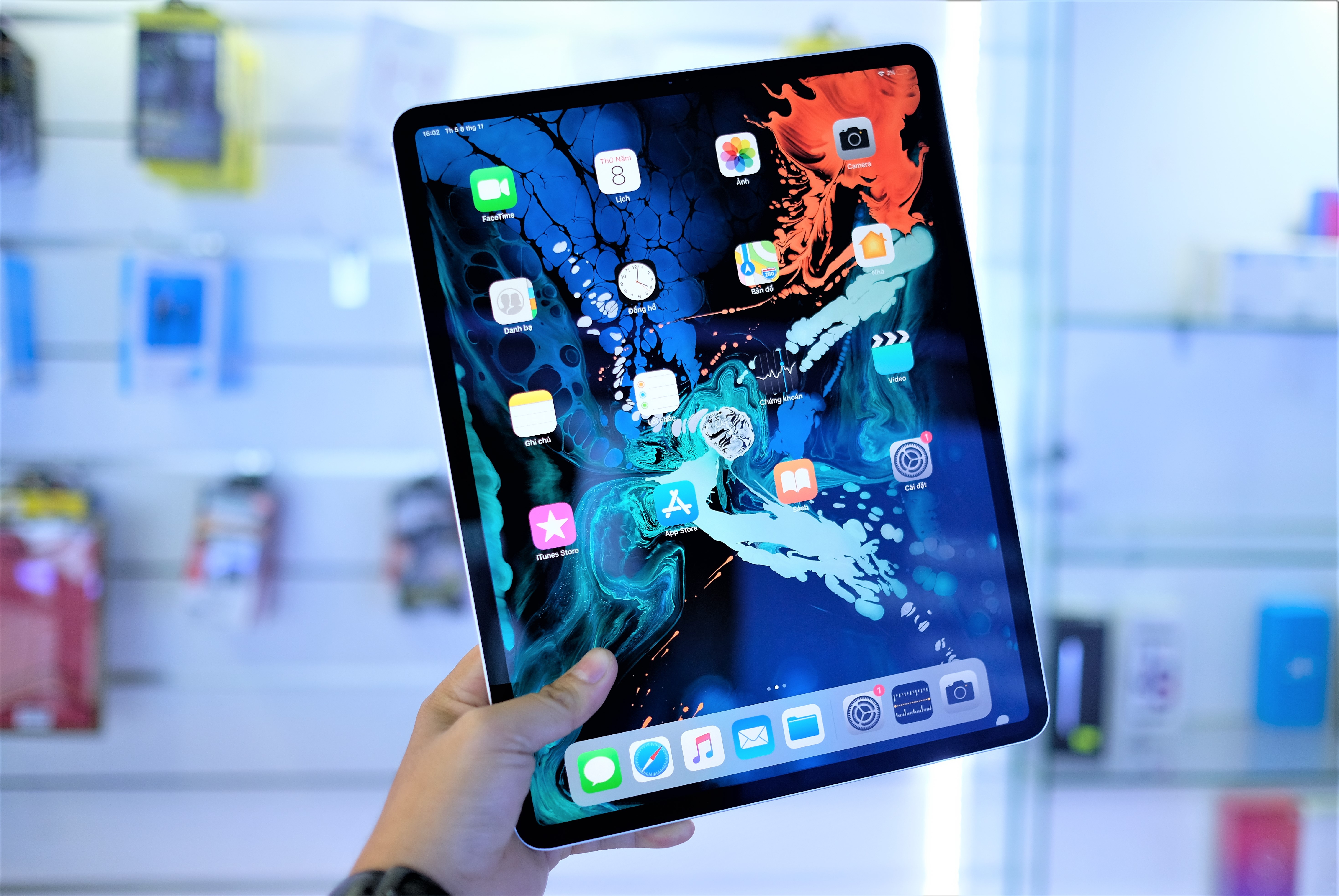 iPad Pro 2018 phien ban 12,9 inch ve VN gia 33,2 trieu dong hinh anh