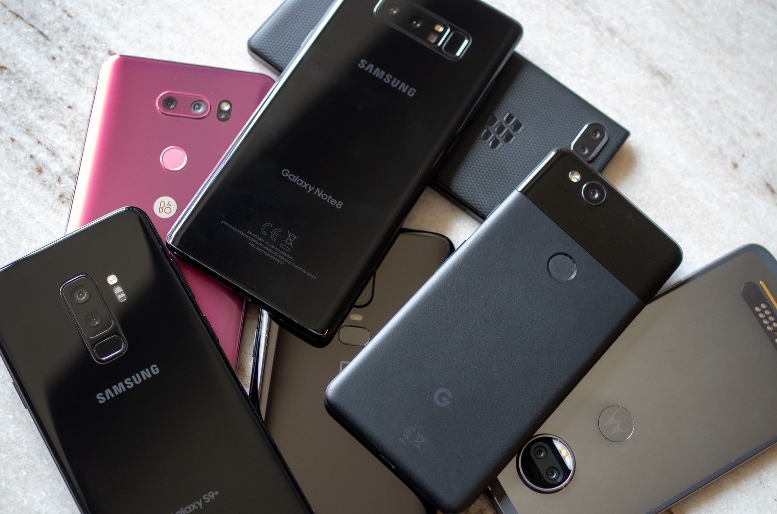 Loat smartphone cao cap dang chu y cuoi nam 2018 hinh anh