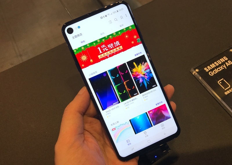 Galaxy A8s ra mat - man hinh 'not ruoi', 3 camera sau hinh anh