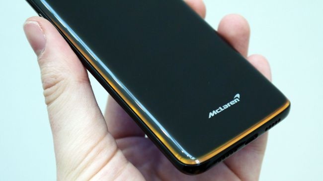 OnePlus 6T phien ban McLaren ra mat anh 4