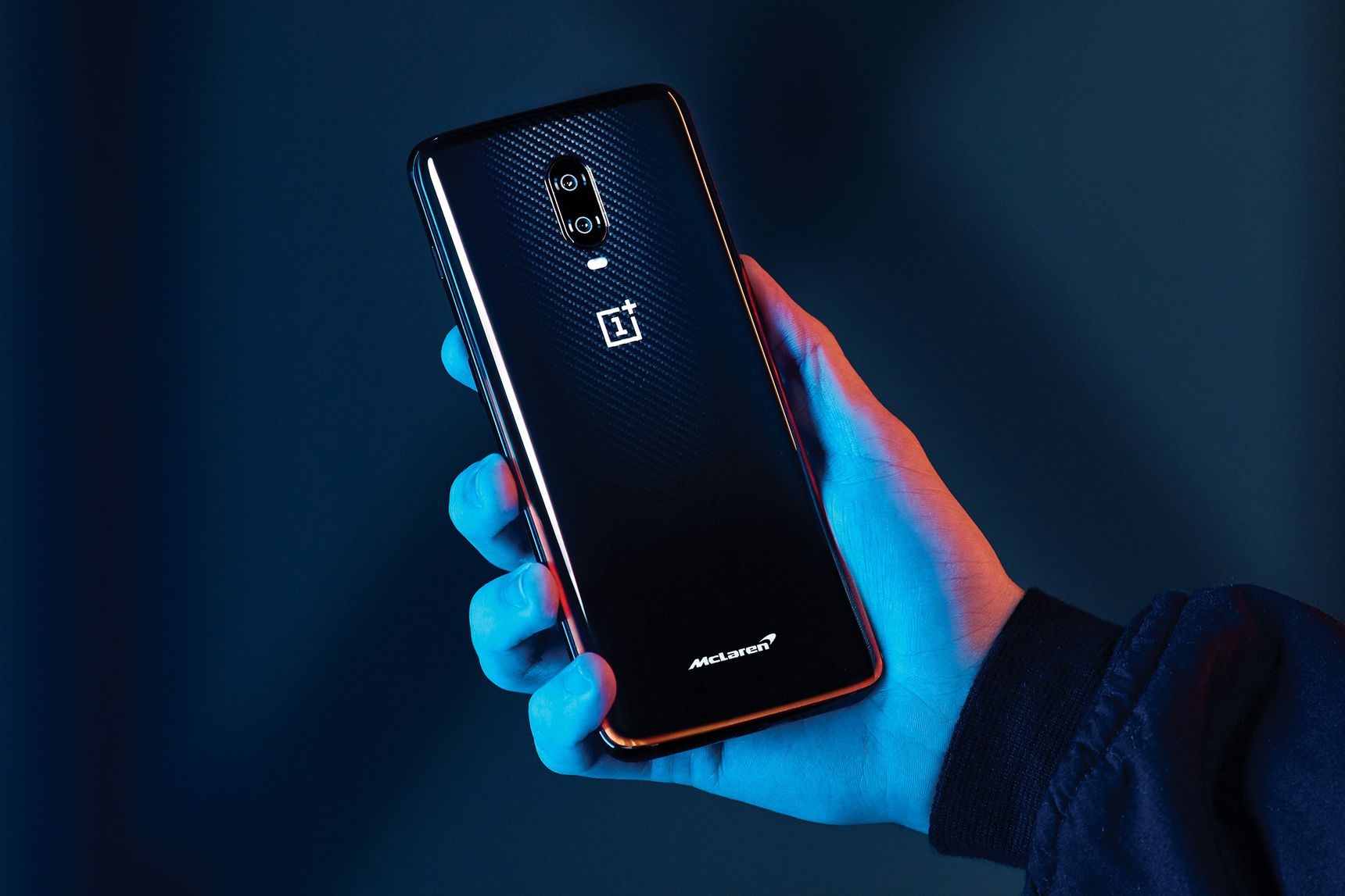 OnePlus 6T phien ban McLaren voi RAM 10 GB, gia 699 USD hinh anh