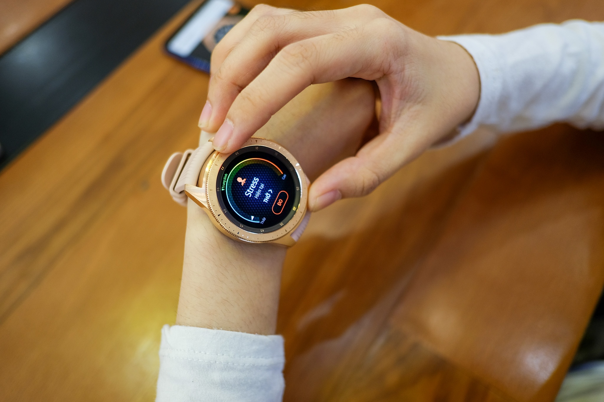 Danh gia Galaxy Watch - gon hon, them nhieu che do tap luyen hinh anh