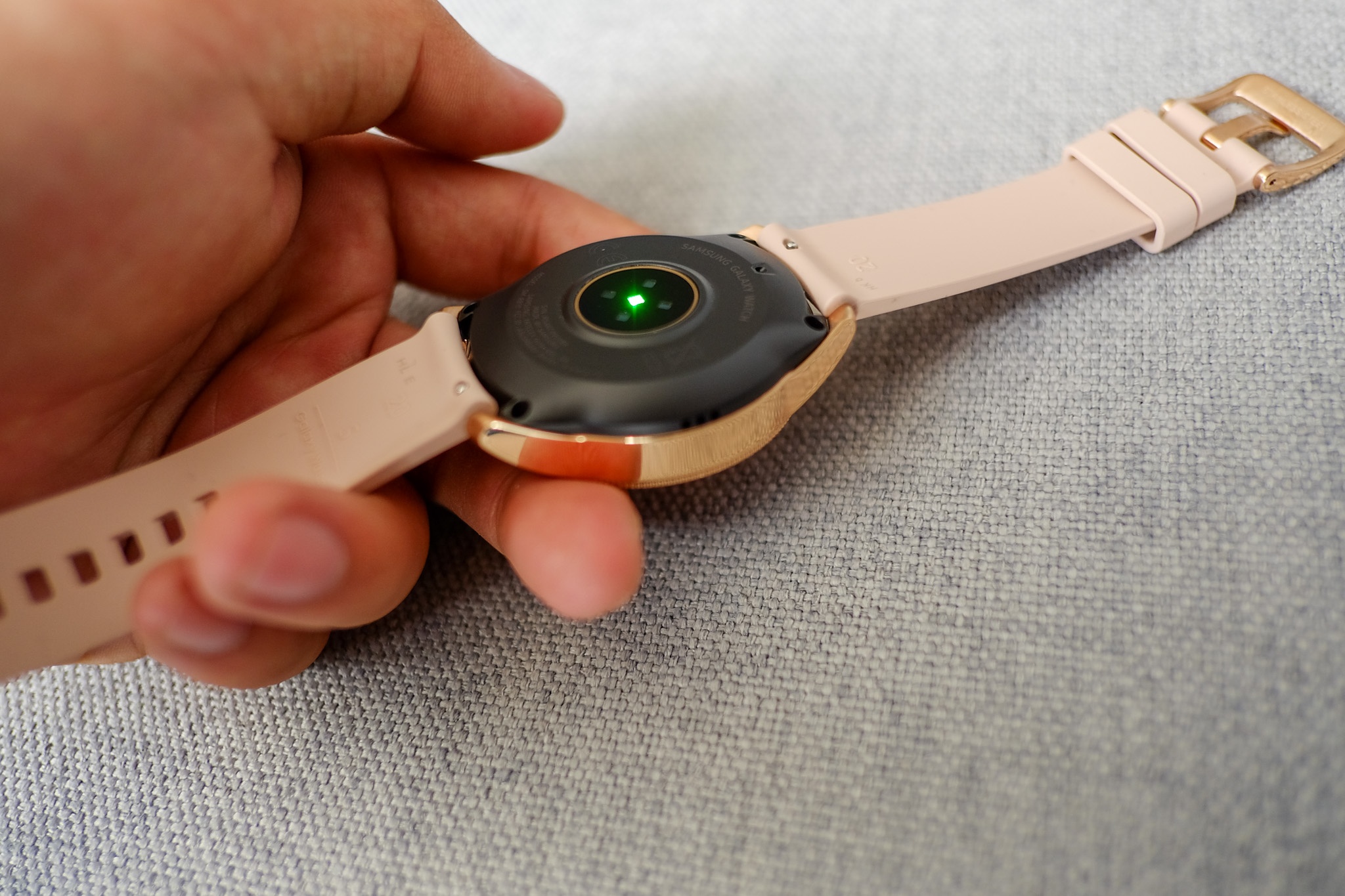 Đánh giá Galaxy Watch ảnh 8 Danh gia Galaxy Watch anh 8