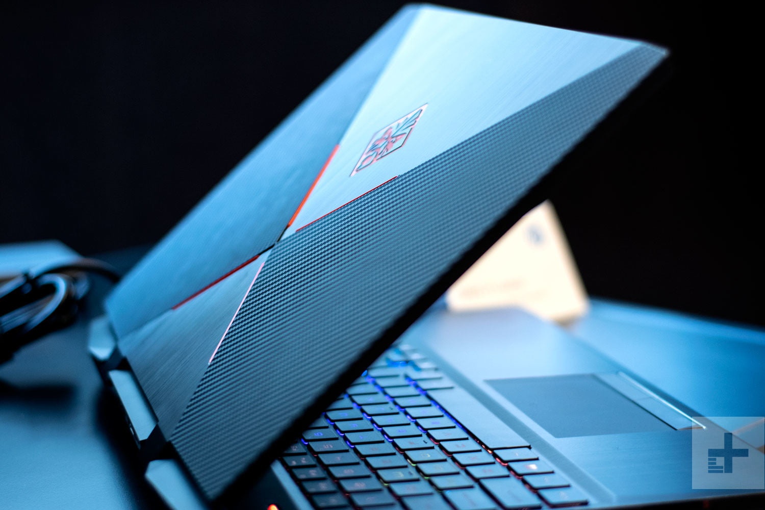 HP ra laptop gaming dau tien co man hinh 240 Hz hinh anh