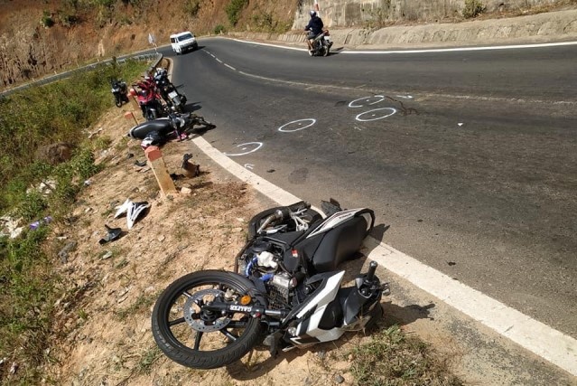 Thanh nien lai Honda Winner tong xe di nguoc chieu tai Da Lat hinh anh