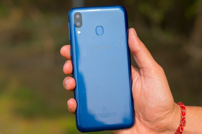 Samsung Galaxy M20 ve VN: Pin 5.000 mAh, camera kep, gia 5 trieu hinh anh