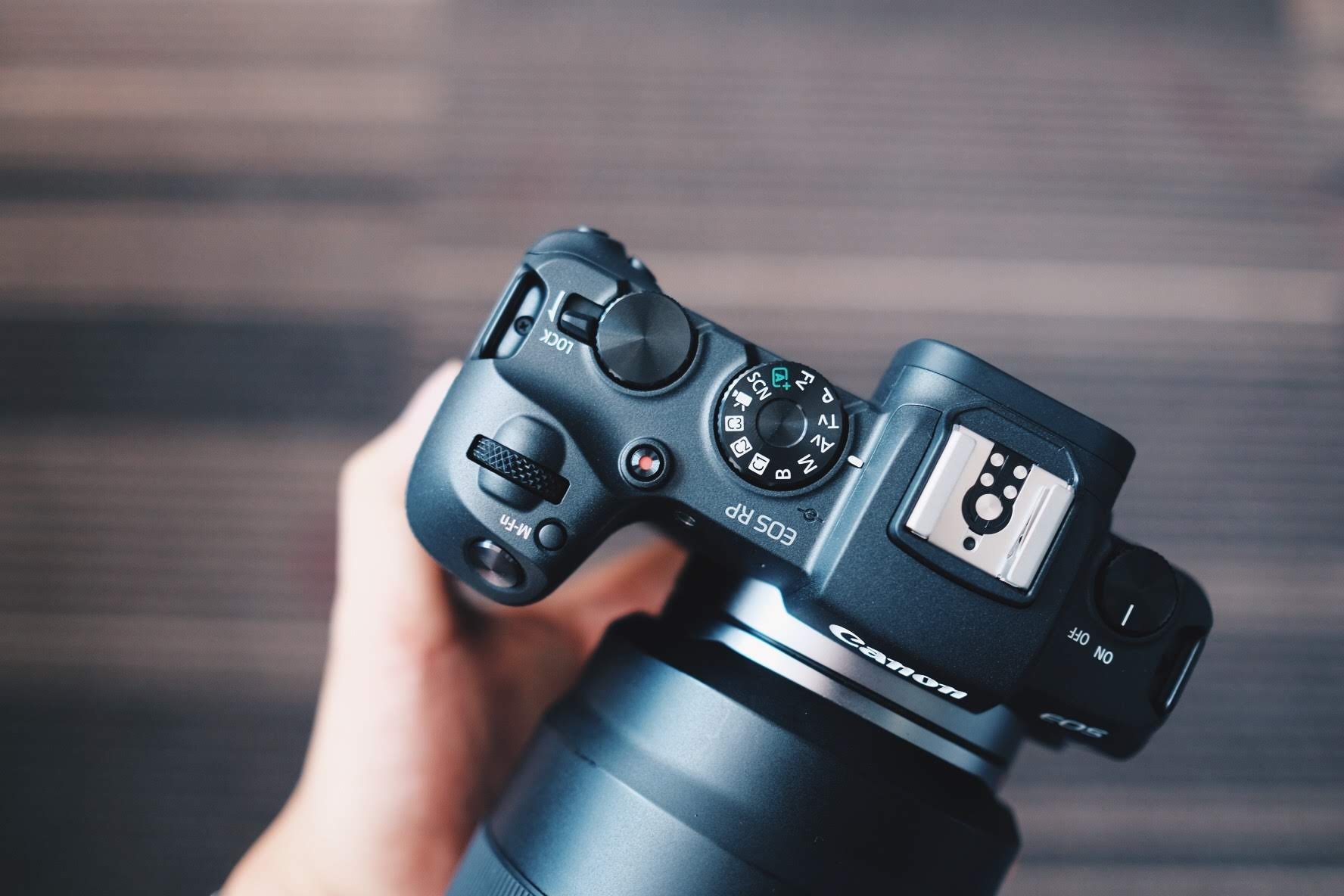 gia Canon EOS RP Viet Nam anh 7