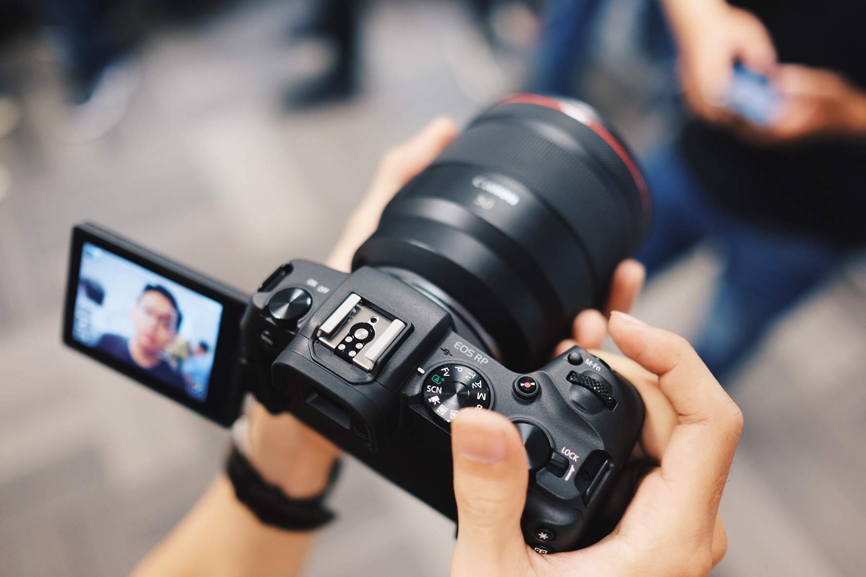 gia Canon EOS RP Viet Nam anh 6