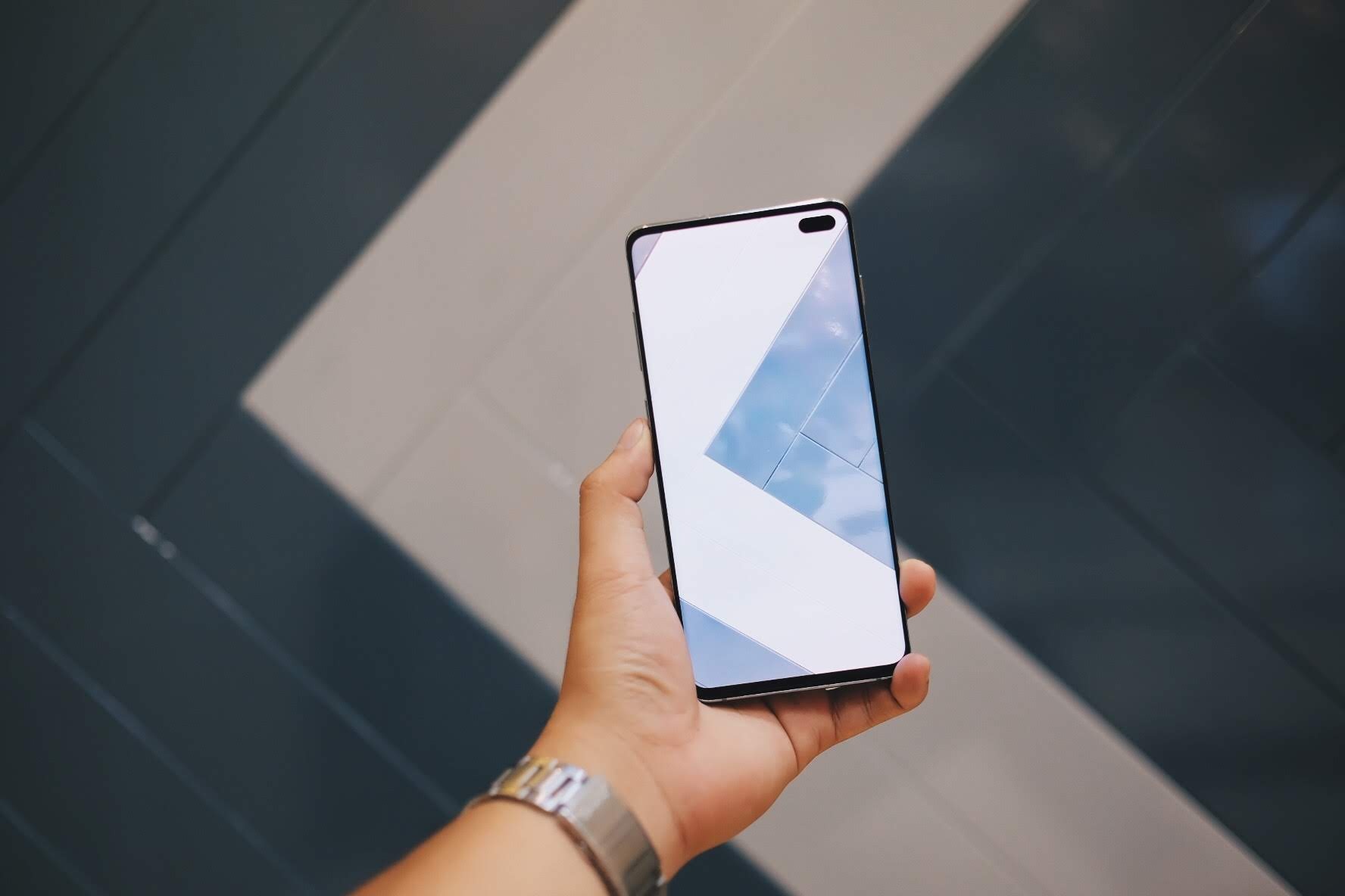 Mo hop Galaxy S10+ anh 13