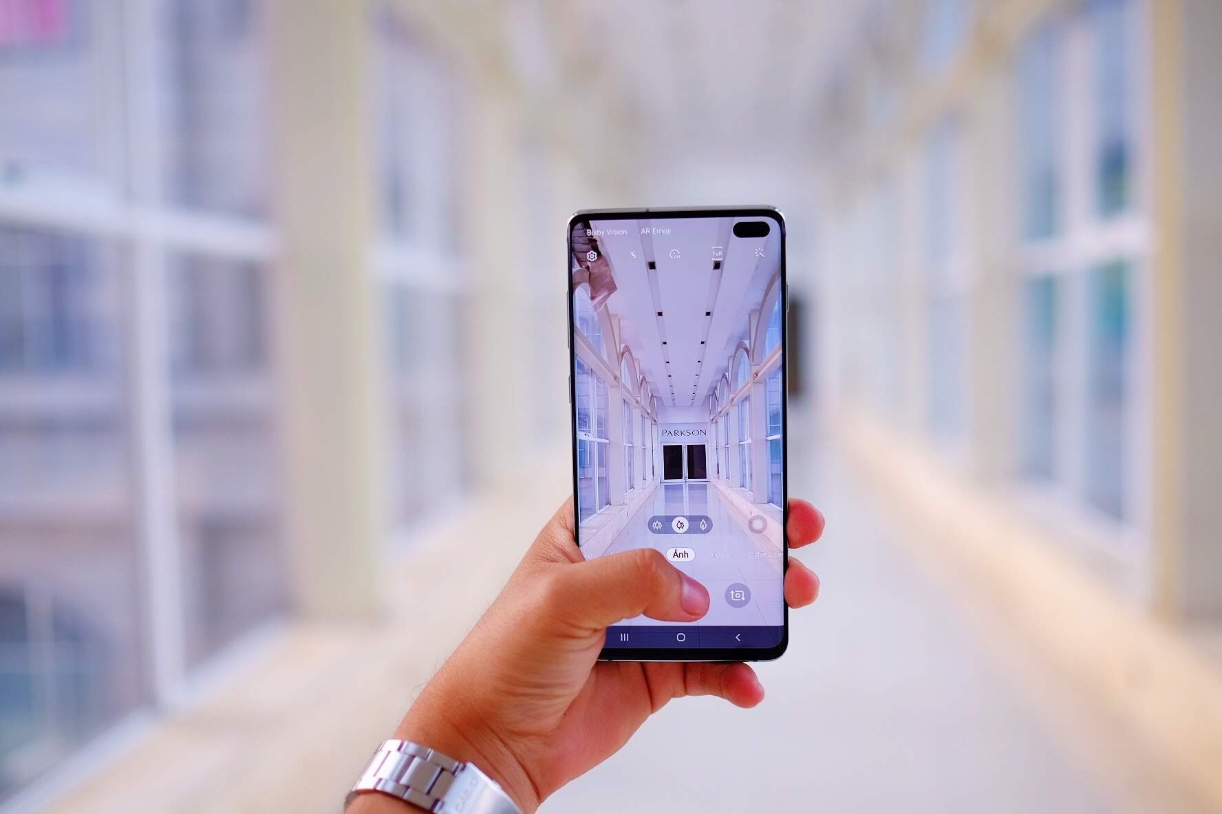 Mo hop Galaxy S10+ anh 5