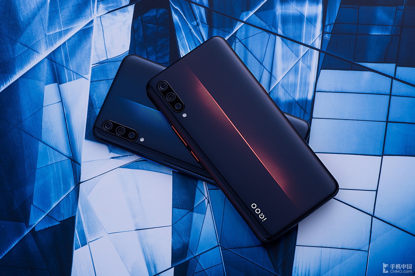 Vivo iQOO ra mat anh 5