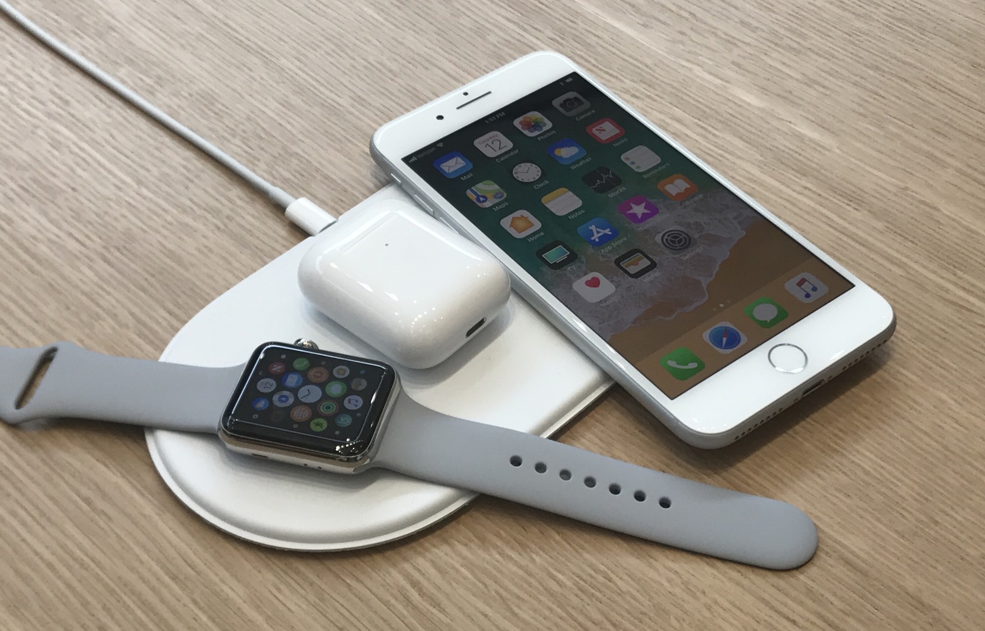 Dieu ban can biet ve AirPods 2 va iOS 13 sap ra mat hinh anh