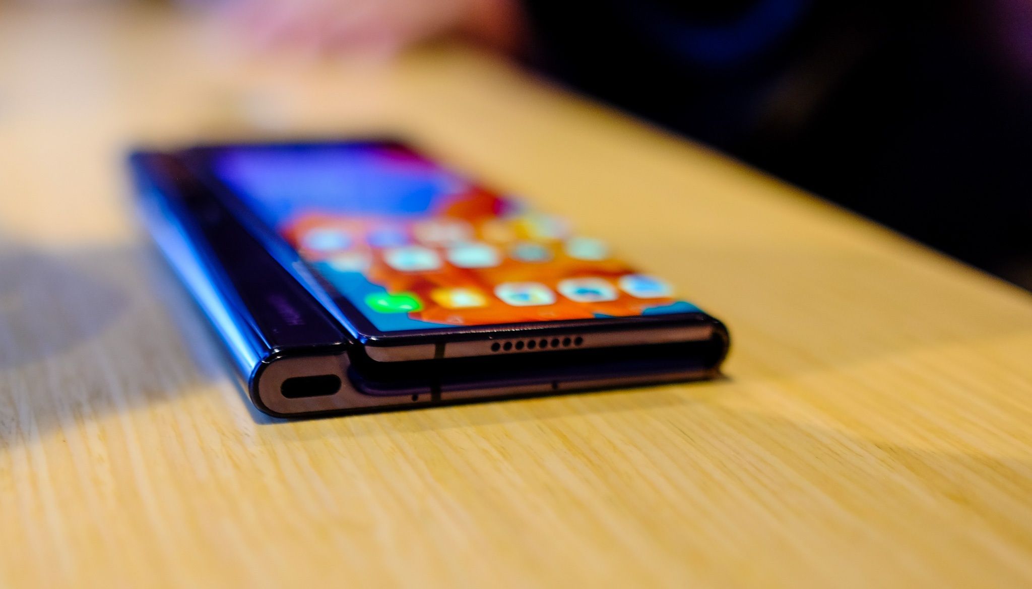 Huawei Mate X tai Viet Nam anh 13