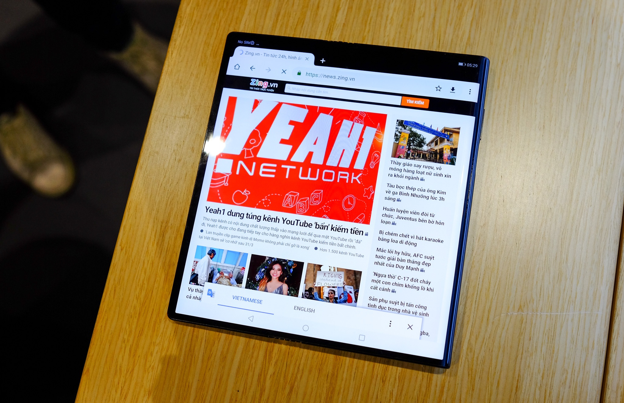 Huawei Mate X tai Viet Nam anh 6