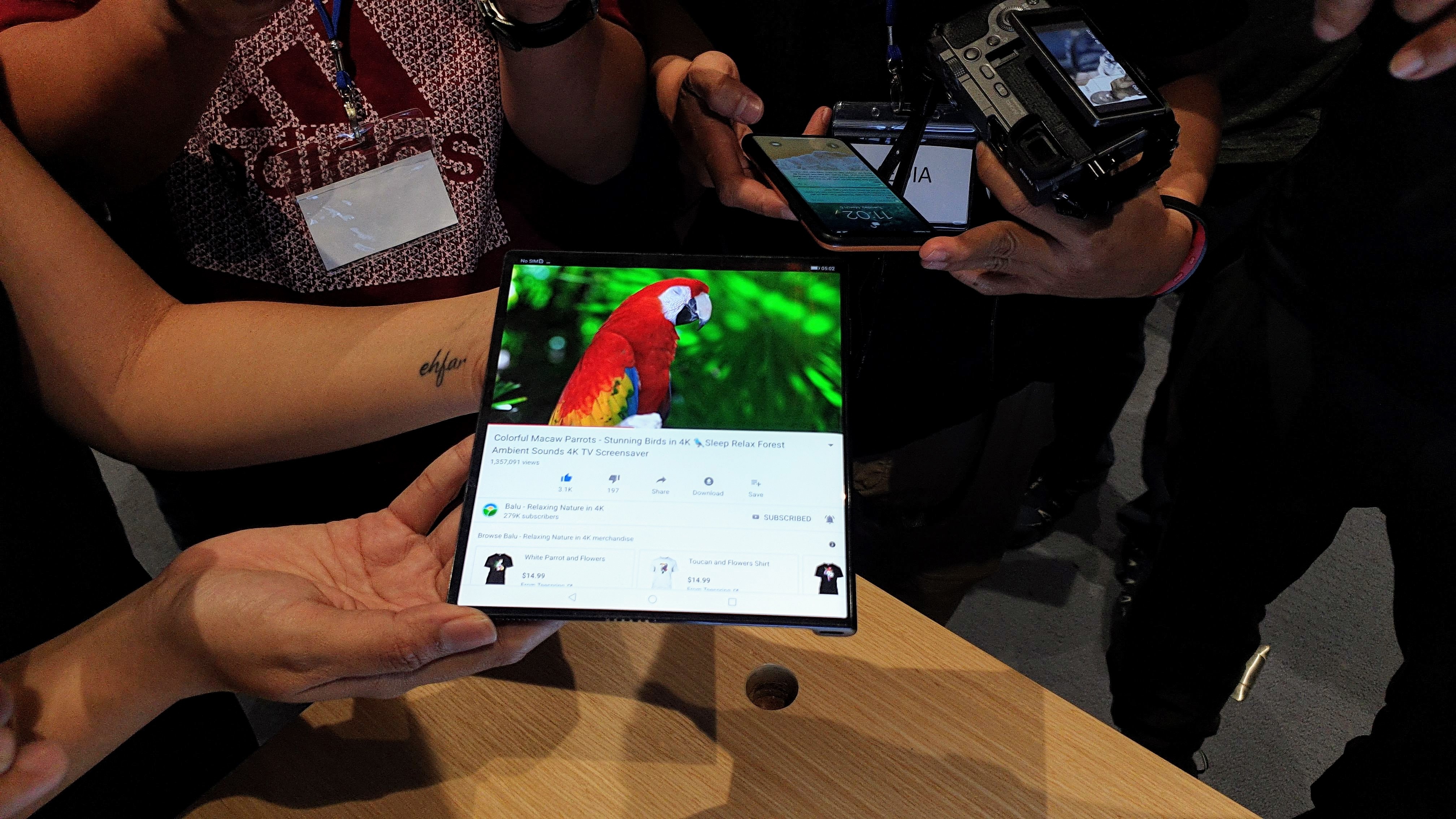 Huawei Mate X tai Viet Nam anh 7