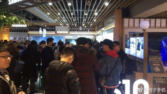 Galaxy S10 cháy hàng ở Trung Quốc ảnh 1 Galaxy S10 chay hang o Trung Quoc anh 1