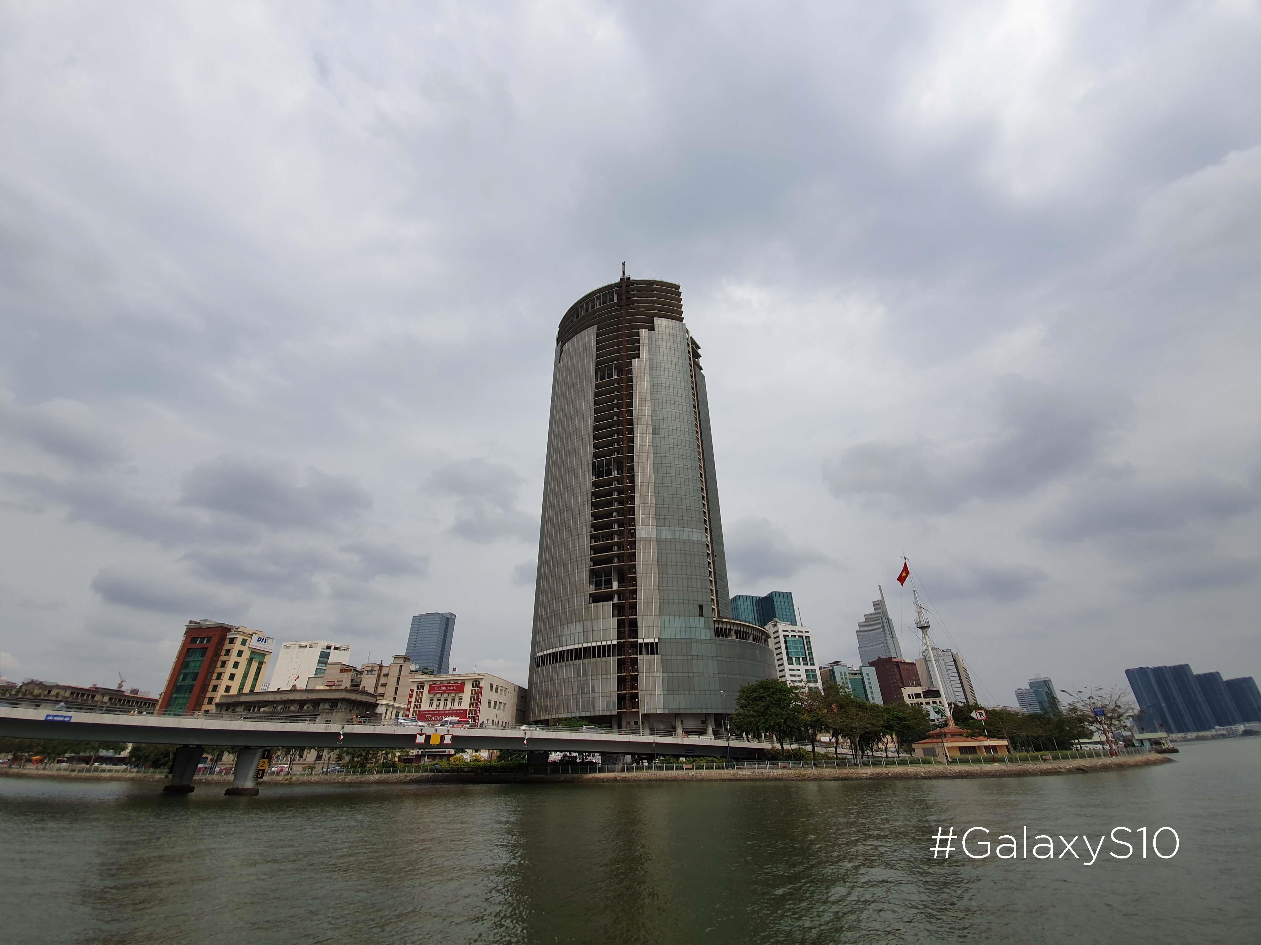 so sanh camera iPhone XS Max voi Galaxy S10 anh 11