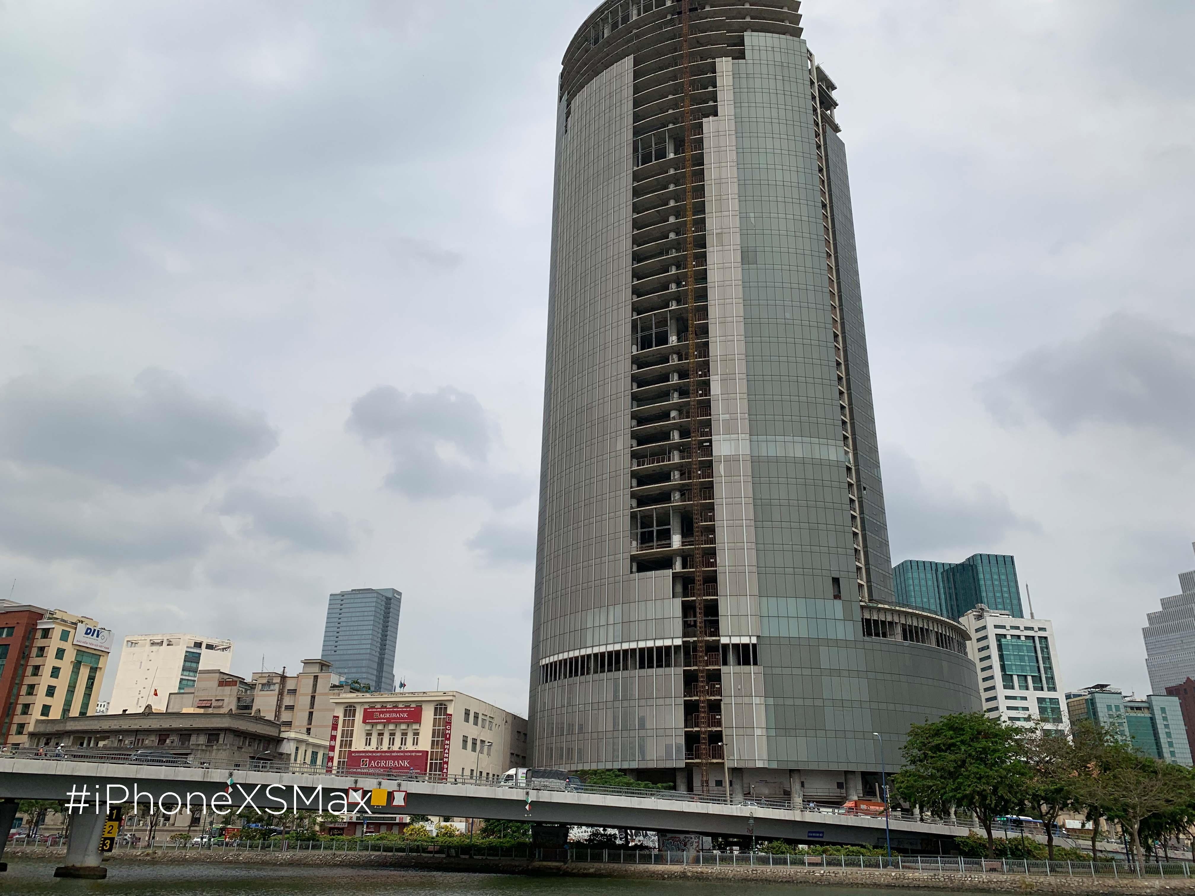 so sanh camera iPhone XS Max voi Galaxy S10 anh 12