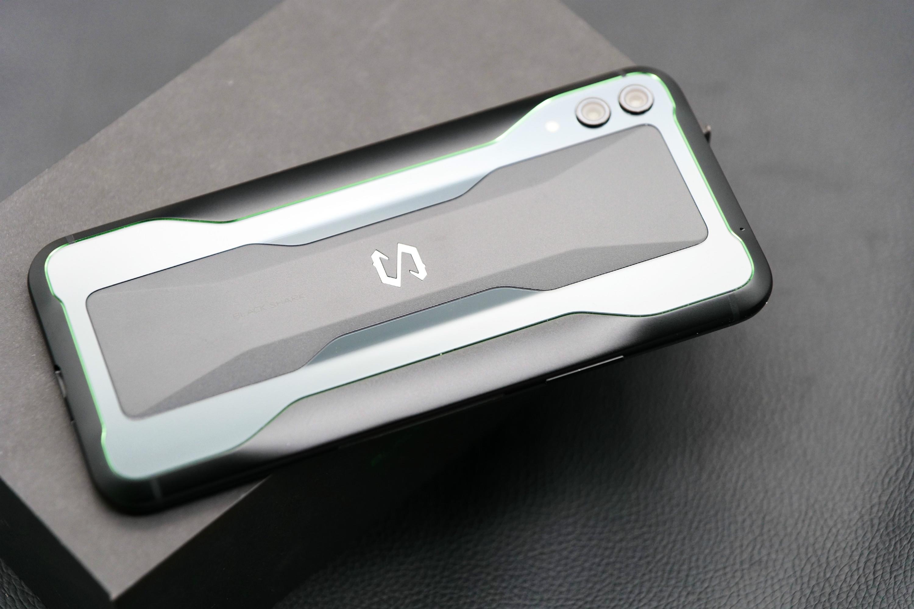 Xiaomi ra smartphone gaming thiet ke ham ho, Snapdragon 855 hinh anh