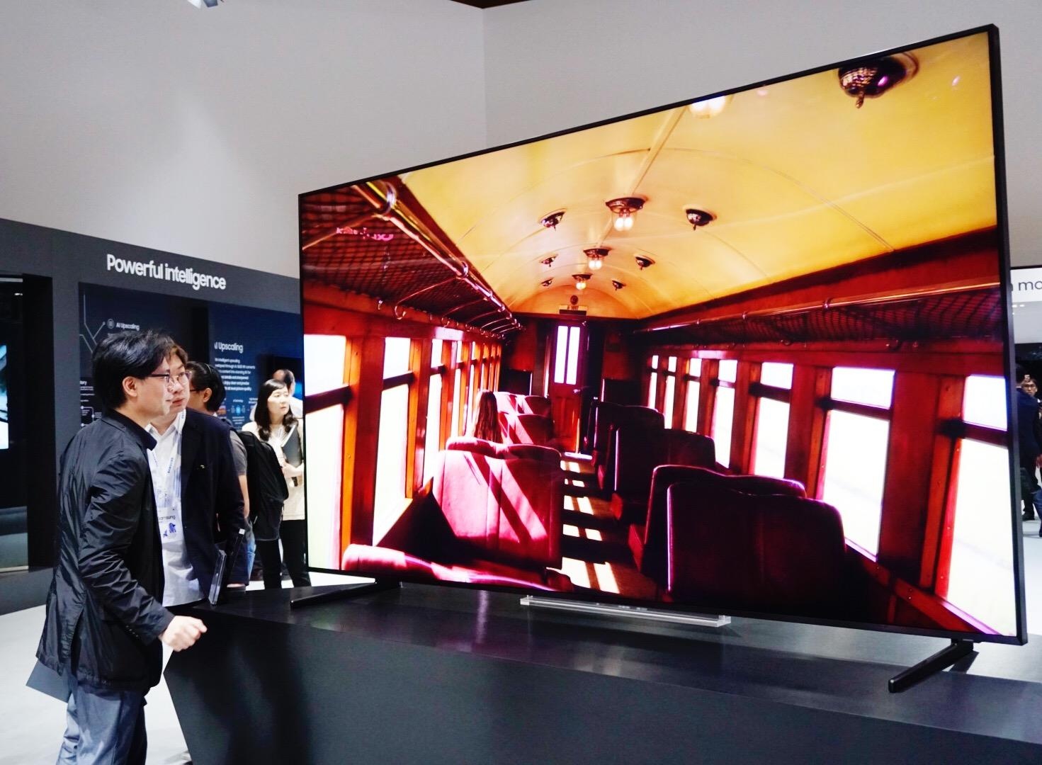 Trai nghiem Samsung TV QLED 8K 98 inch anh 2