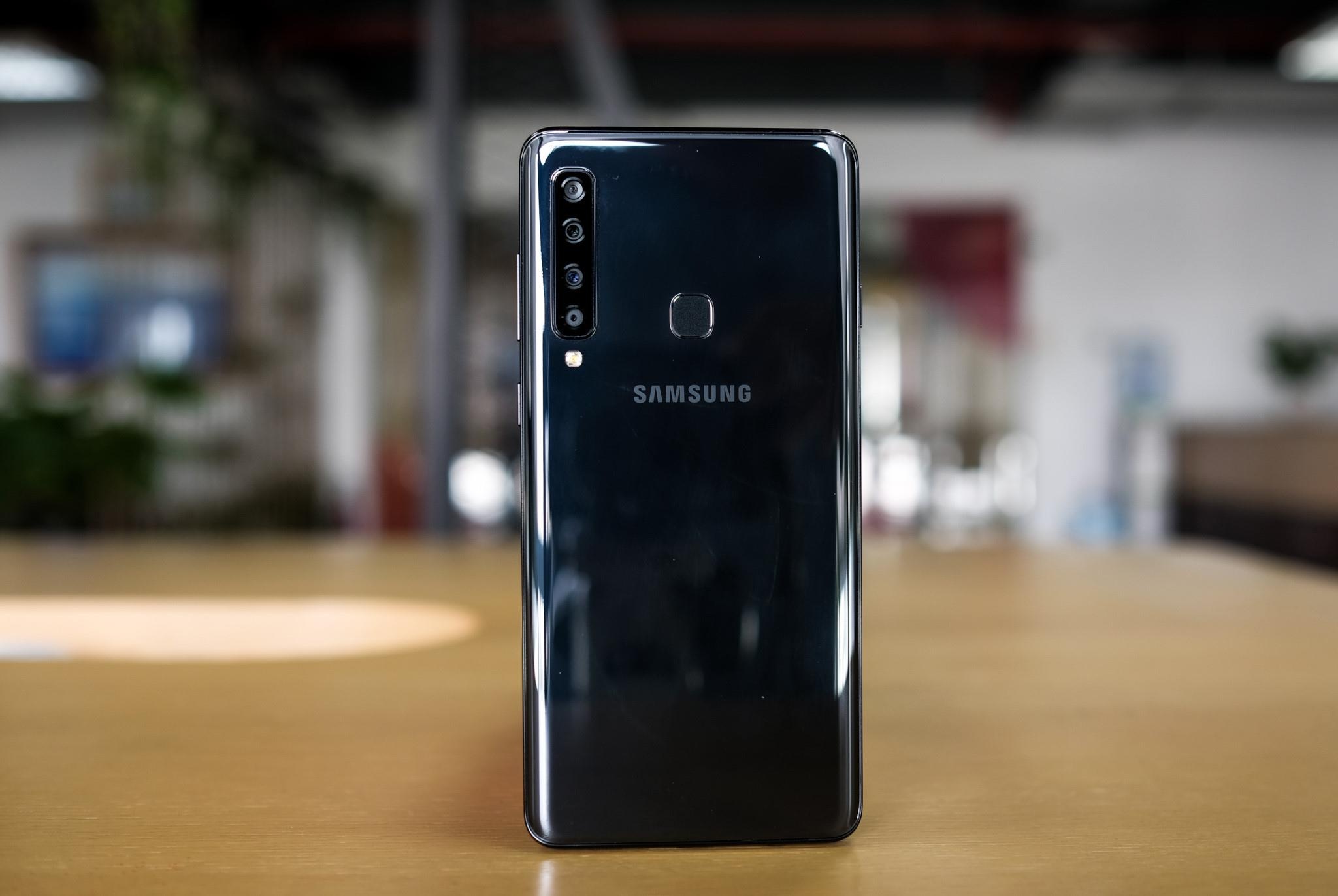 Smartphone duoc giam gia manh cuoi thang 3 anh 4