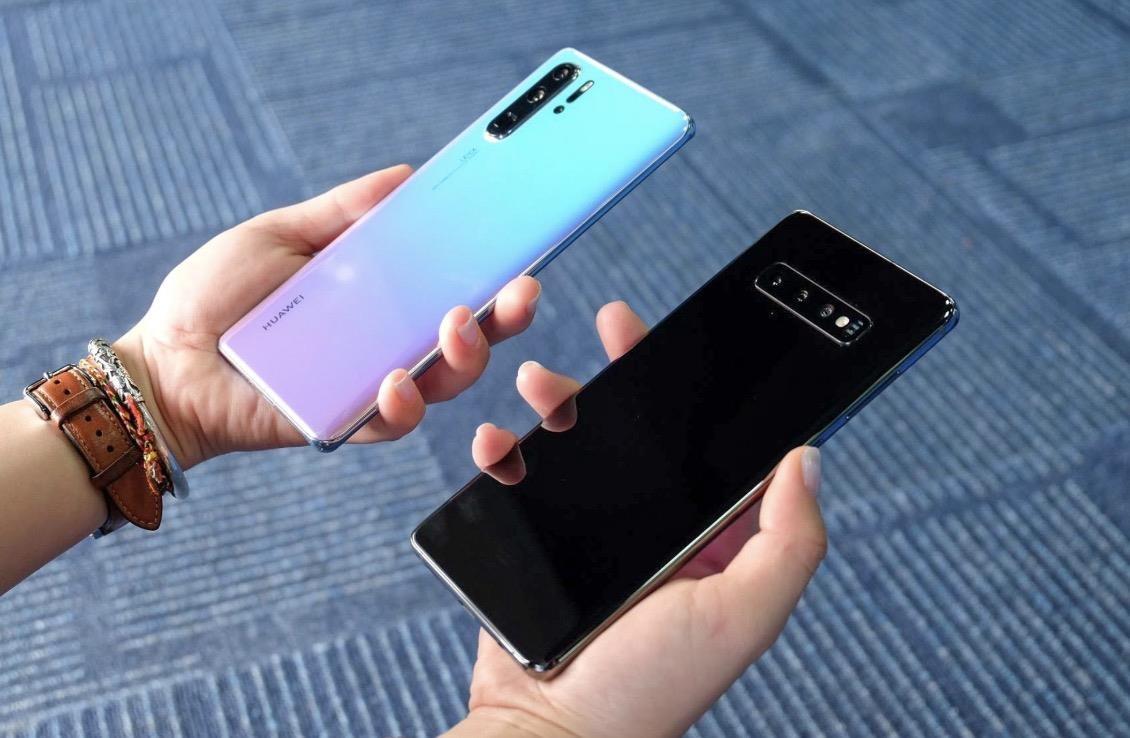 Huawei P30 Pro do thiet ke Samsung Galaxy S10 Plus hinh anh