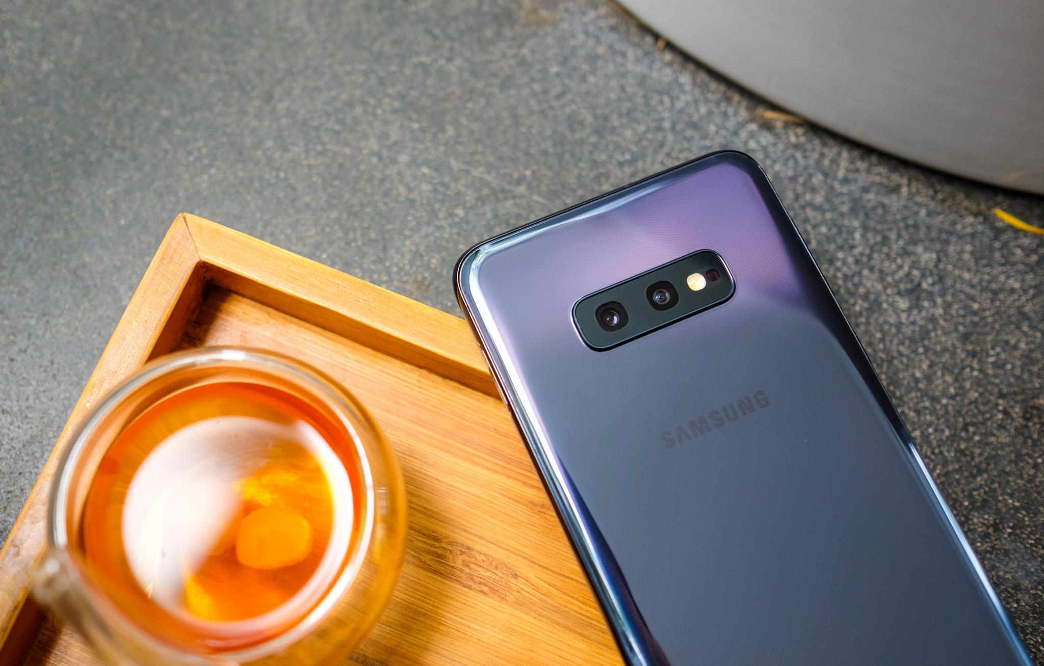 Trai nghiem Galaxy S10e anh 5