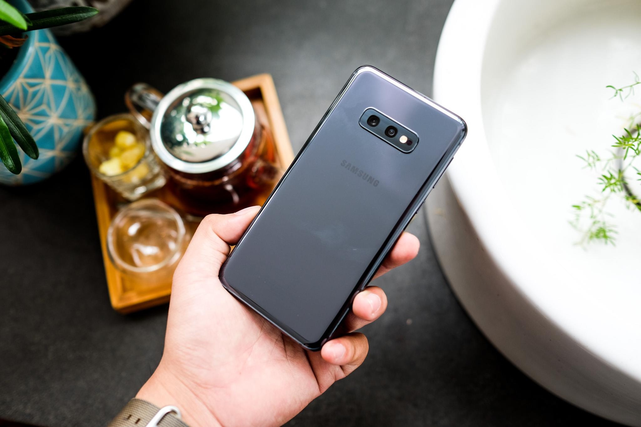 Trai nghiem Galaxy S10e anh 4