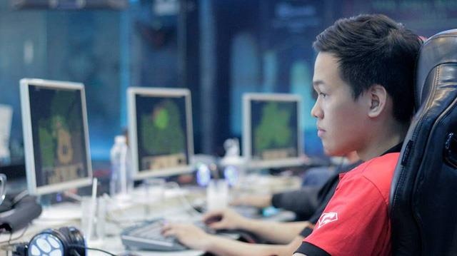 Chim Se Di Nang cung Van Huong thang keo random hinh anh