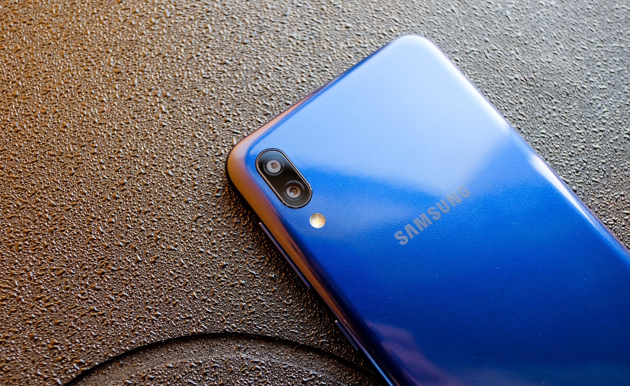 Trai nghiem Galaxy M10 anh 5