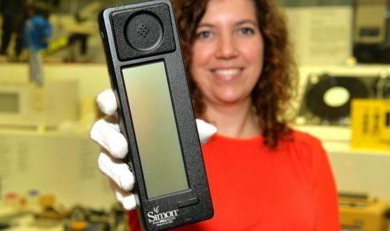 Chiec smartphone dau tien tren the gioi anh 1