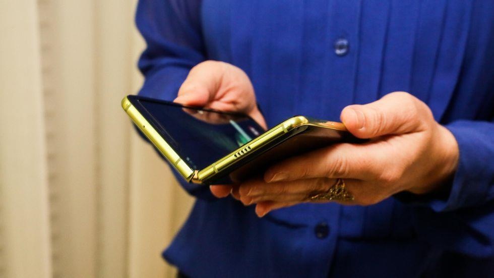 Dieu toi thich Galaxy Fold khong phai man hinh gap hinh anh