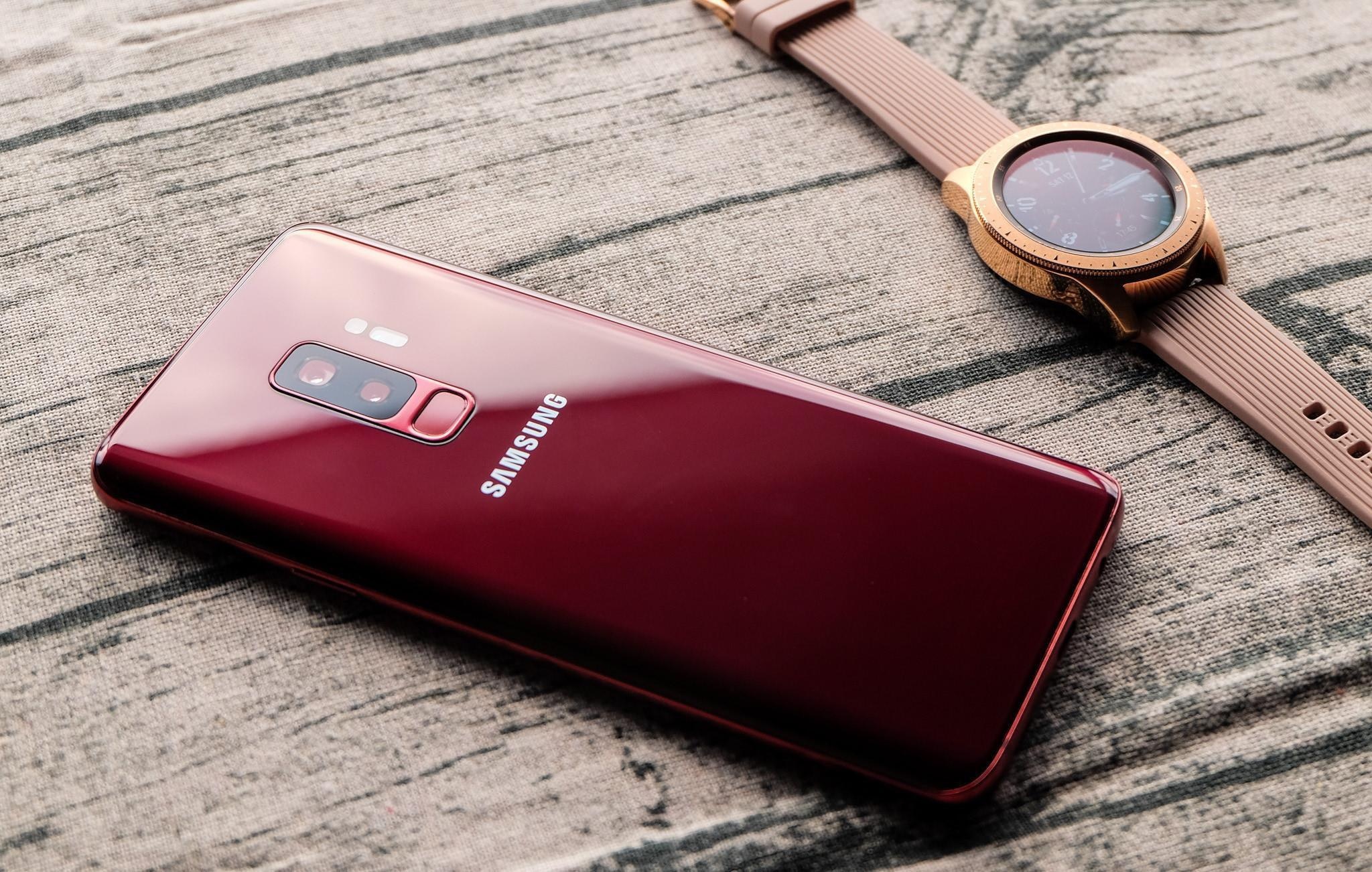 smartphone giam gia trong dip le 30/4 anh 1