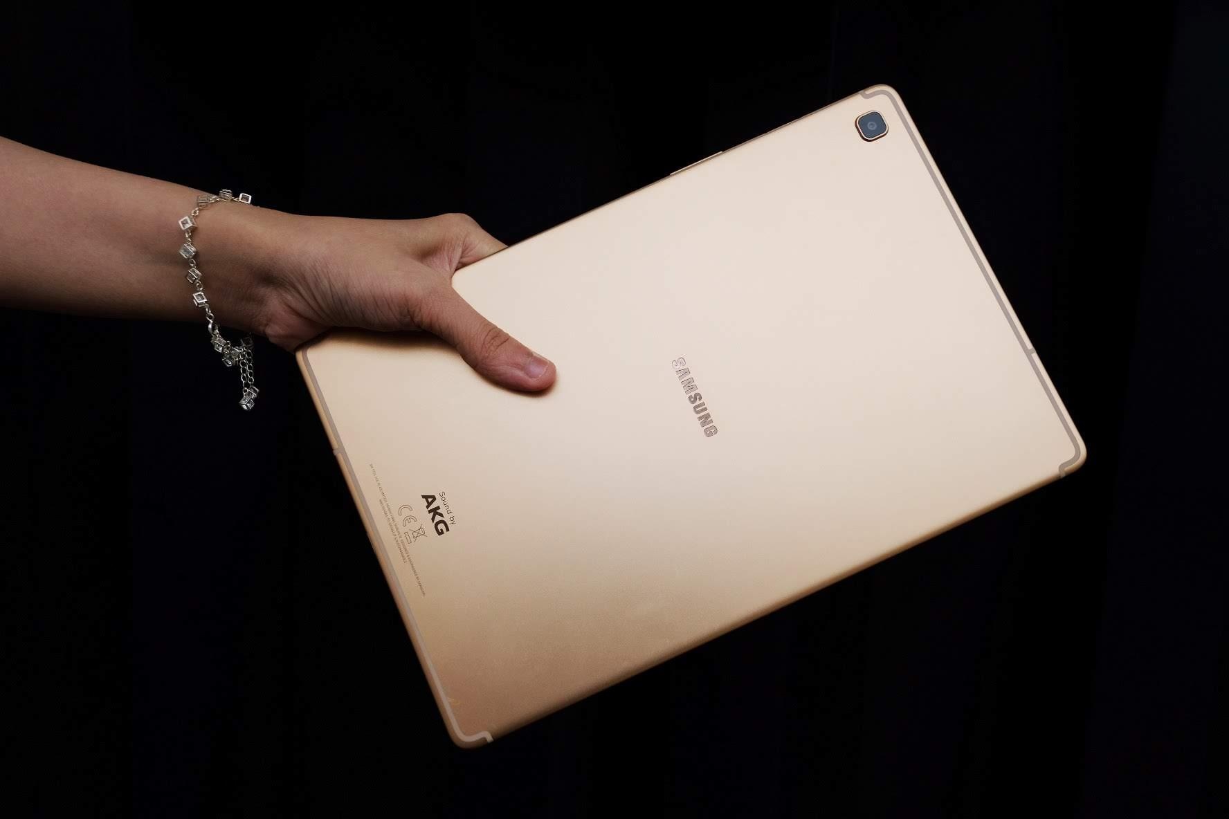 Trai nghiem Galaxy Tab S5e anh 1