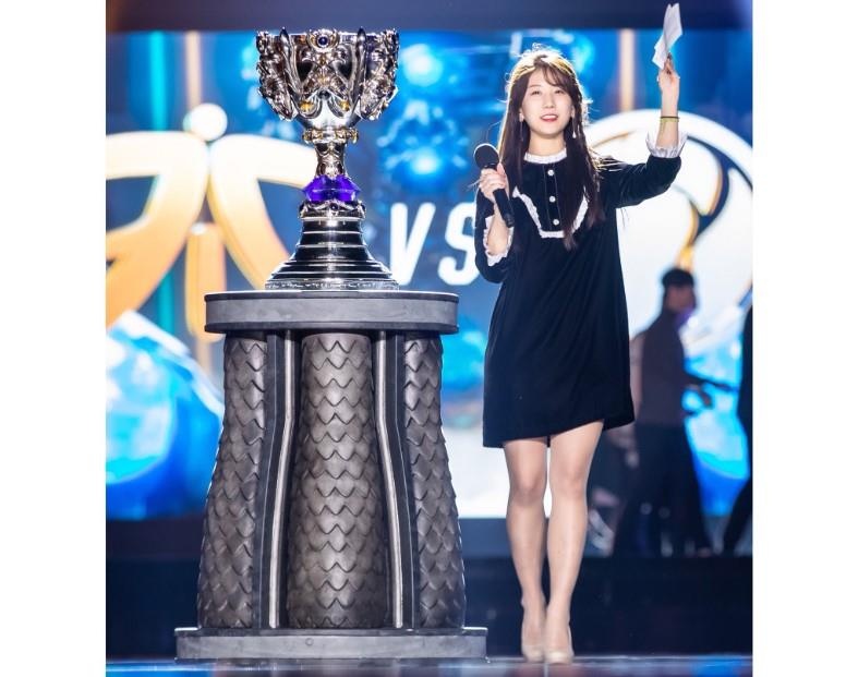 Nhung MC nu tai MSI 2019 anh 10