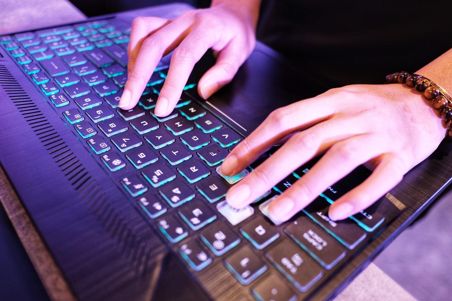 Asus hợp tác với AMD ảnh 11 Asus hop tac voi AMD anh 11