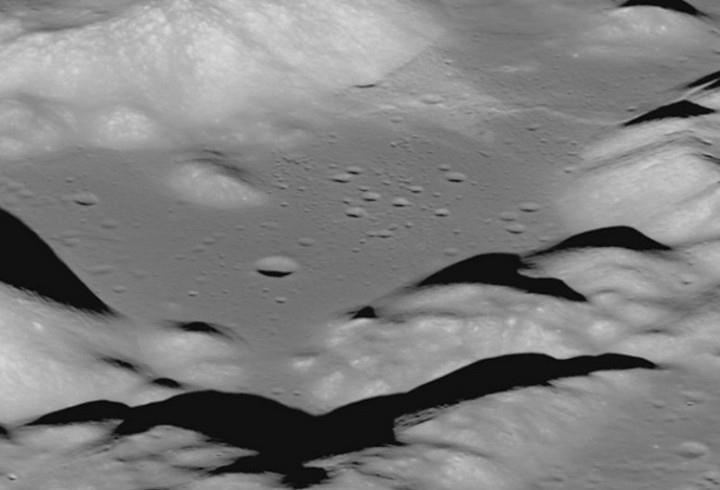 Mat trang dang co lai anh 1