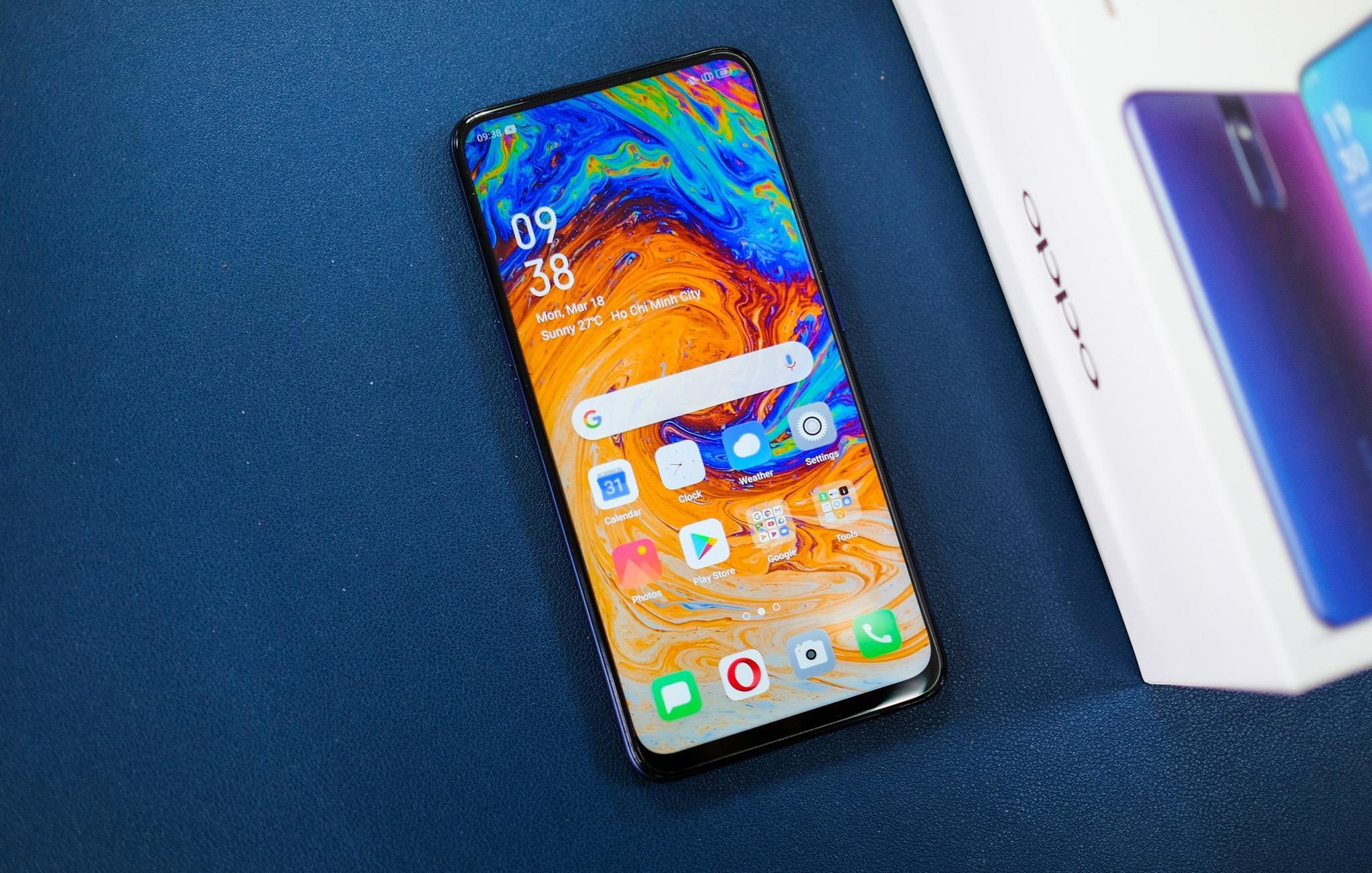 smartphone tam trung co man hinh lon anh 2