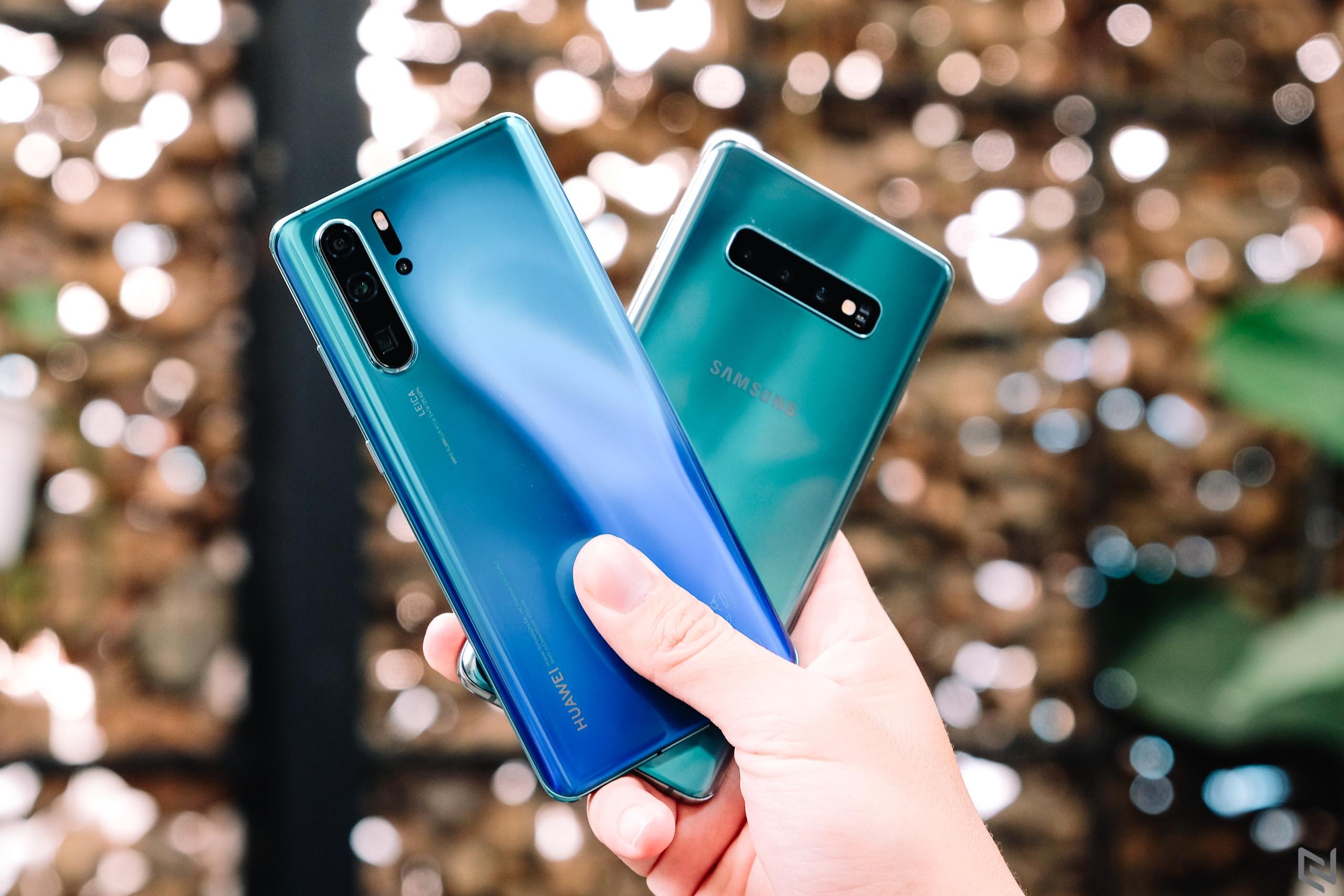 Chi co Samsung mua lai dien thoai Huawei dung gia luc nay hinh anh