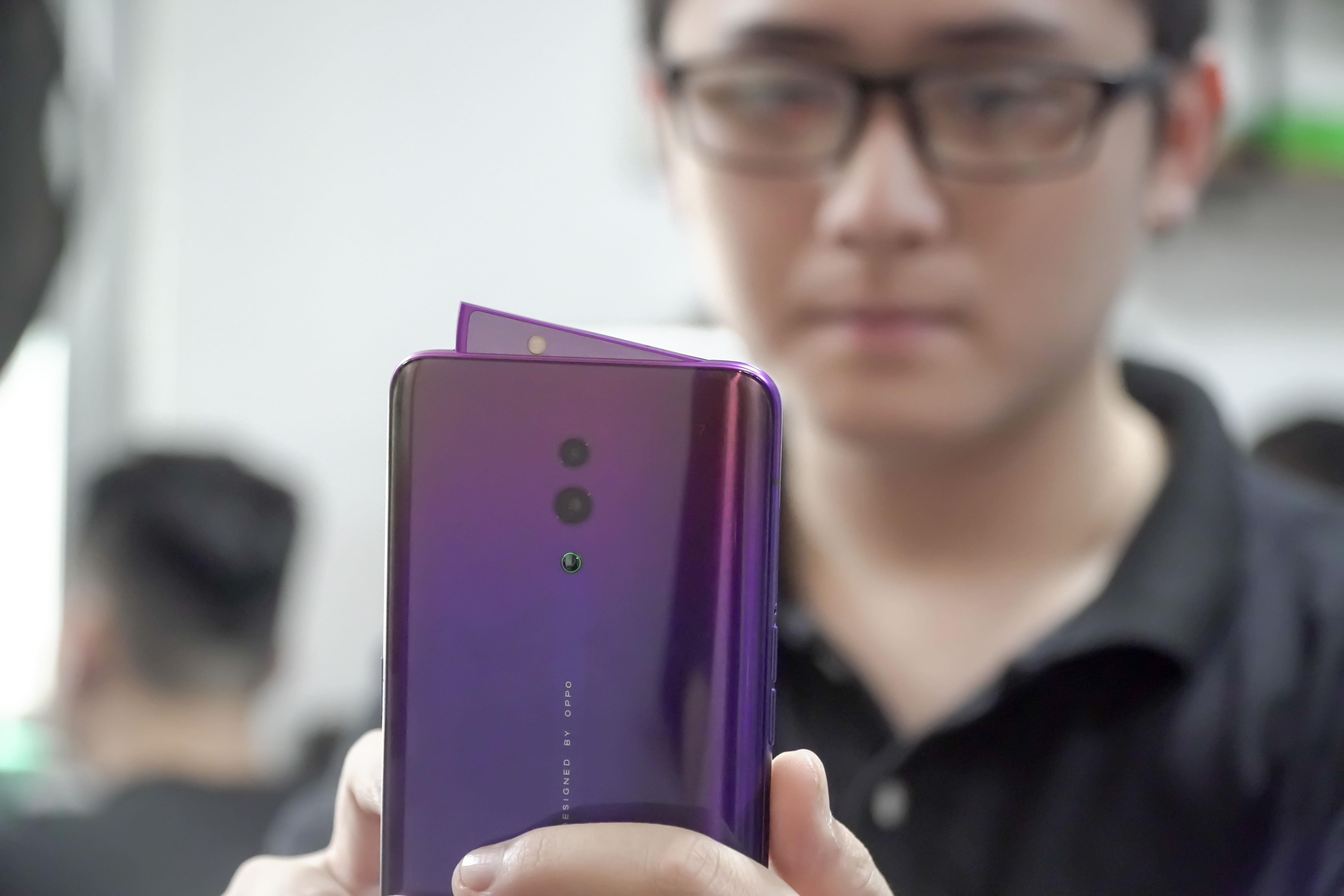 Loat smartphone co camera truot anh 3